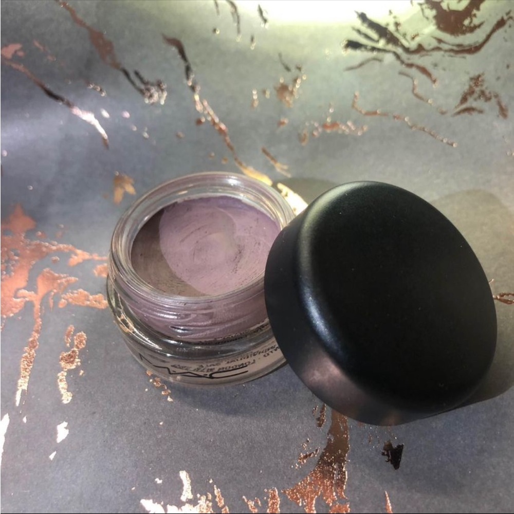 MAC Pro Longwear Paint Pot- Stormy Pink